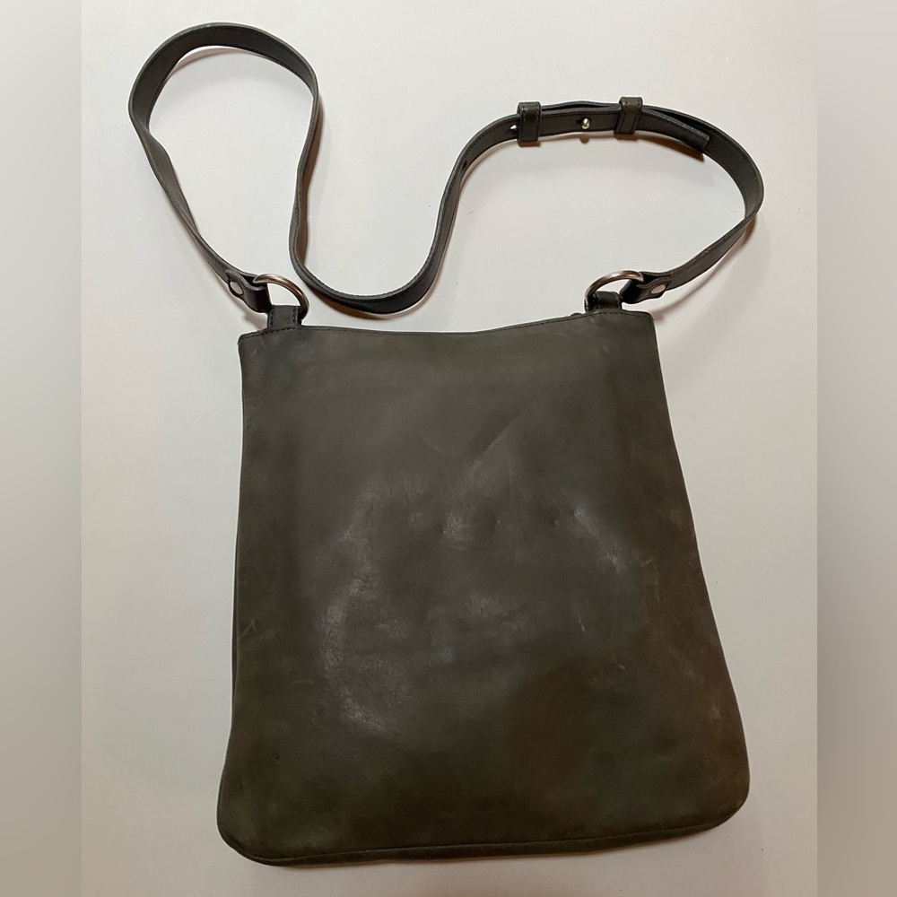 Vintage Coach Chelsea crossbody leather style #9457